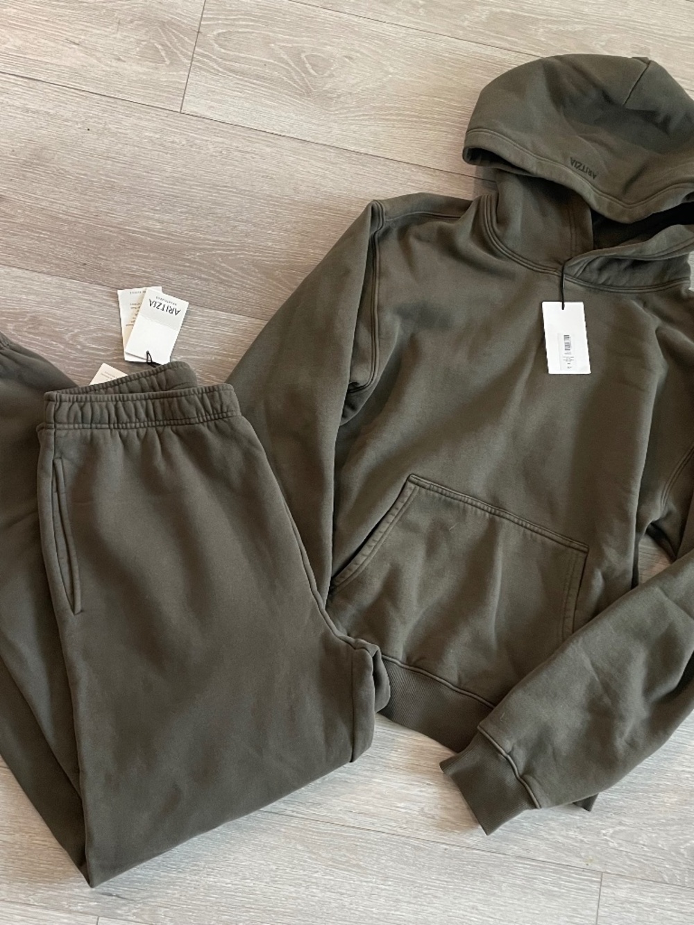 New aritzia sweat fleece hoodie and joggers set